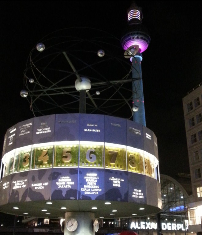 alexanderplatz berlin la nuit
